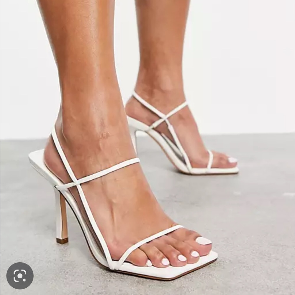 Beautiful strappy Sandal